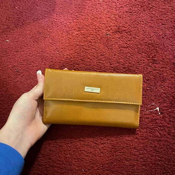 Brown wallet - Picture 1 of 3